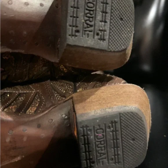 Corral Women's White Bright Inlay
Western Boots - Snip Toe - Picture 11 of 12